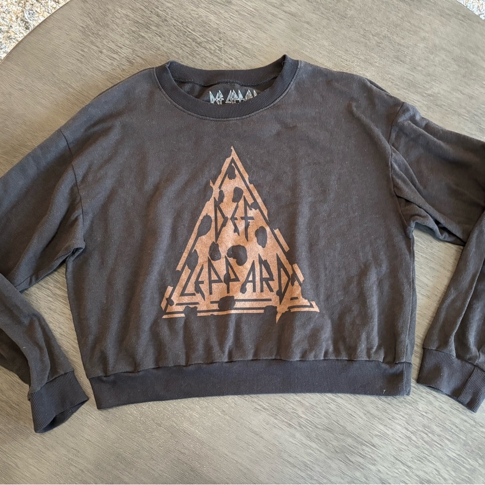 Women’s Def Leppard Leopard Triangle Black Crop Sweatshirt Large L